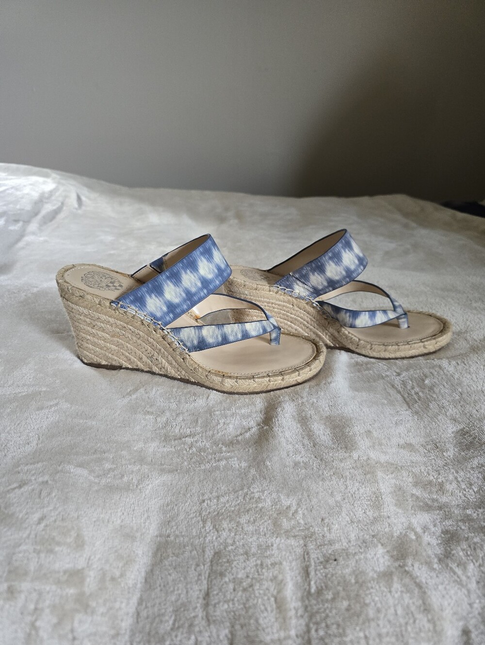 EUC Vince Camuto Lavandu Espadrille Wedge Sandals